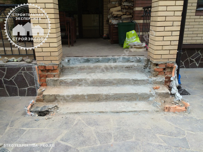  Прочность бетонного основания лестницы не удовлетворяет нормам
