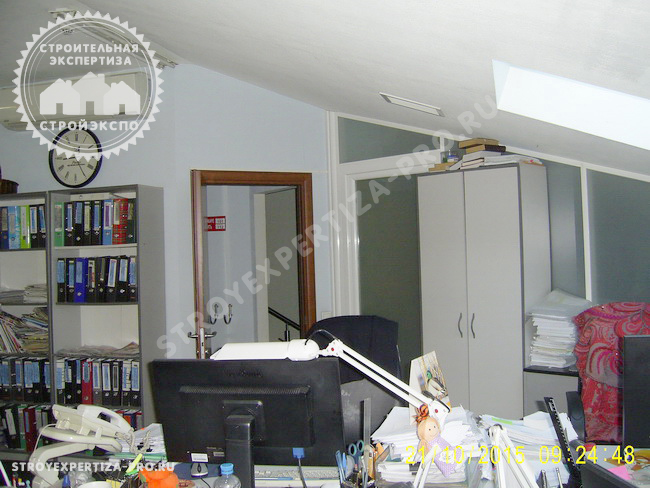  Прогиб подвесного потолка ГКЛ в офисном особняке